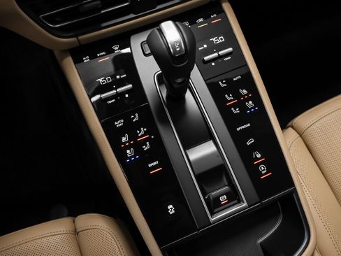 Certified 2026 Porsche Macan AWD/4WD image 30