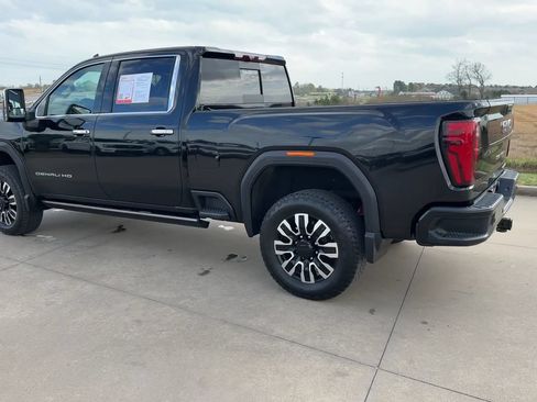Used 2024 GMC Sierra 2500 Denali Ultimate AWD/4WD image 5