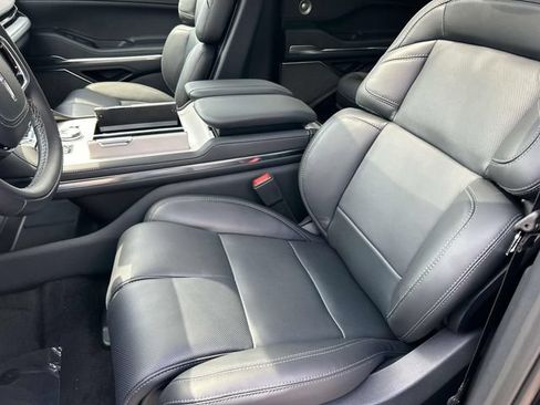 New 2027 Lincoln Navigator Reserve AWD/4WD image 24