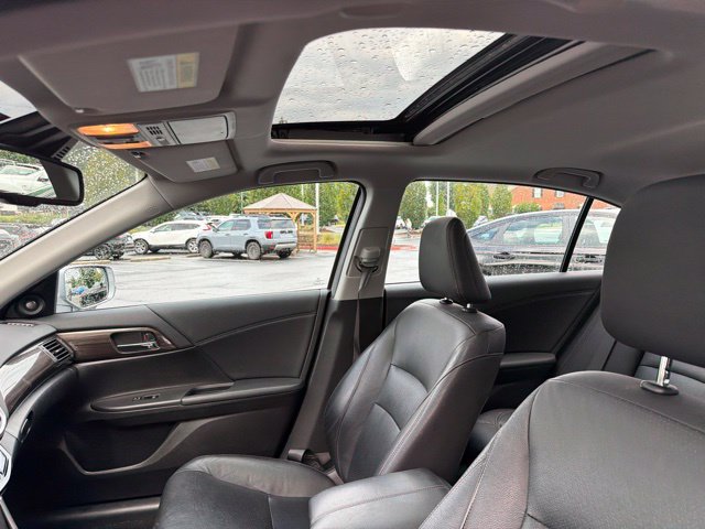 Certified 2017 Honda Accord Touring image 15