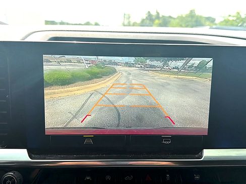 Used 2023 Chevrolet Silverado 1500 LT w/ Protection Package RWD image 7