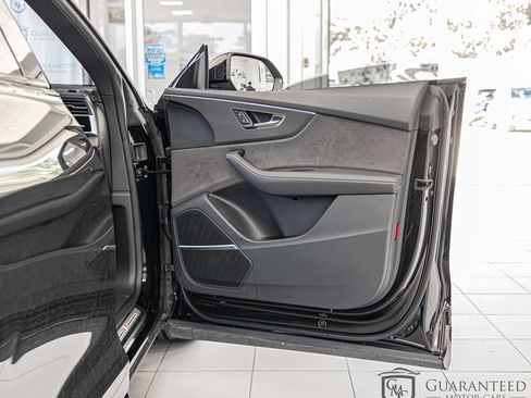 Used 2025 Audi SQ8 Premium Plus w/ 23" Wheel Package AWD/4WD image 42