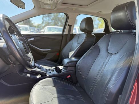 Used 2014 Ford Focus Titanium image 12