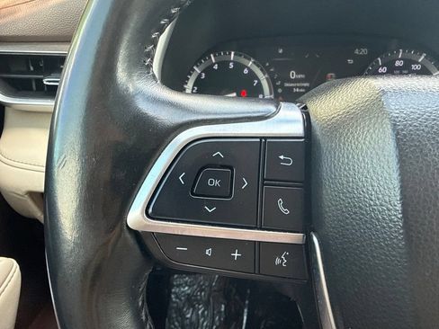 Used 2021 Toyota Highlander XLE AWD/4WD image 28