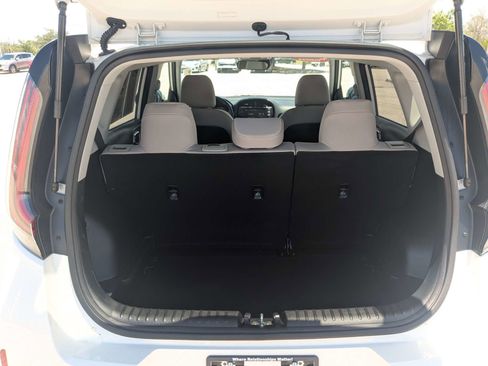 Certified 2023 Kia Soul LX FWD image 14