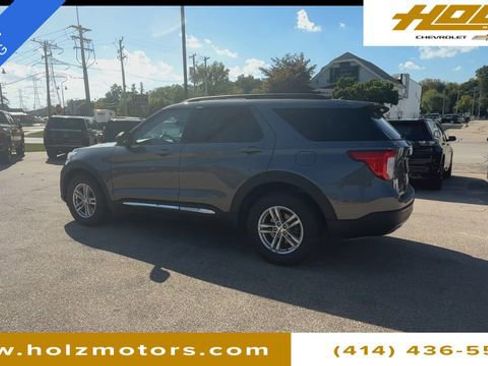 Used 2023 Ford Explorer XLT w/ Equipment Group 202A image 6