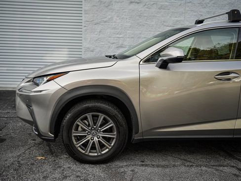 Used 2018 Lexus NX 300h AWD image 10