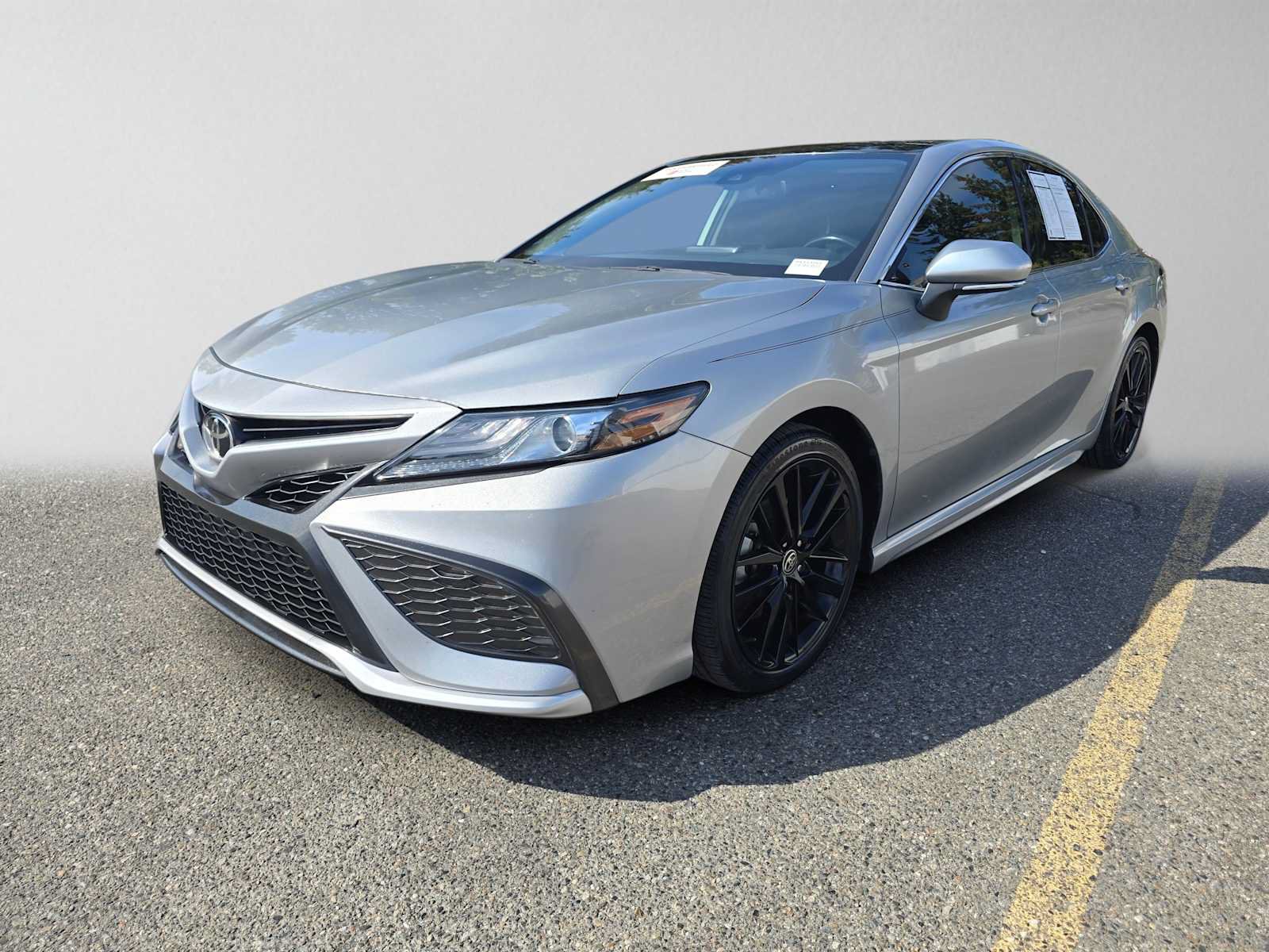 Used 2021 Toyota Camry XSE FWD image 7