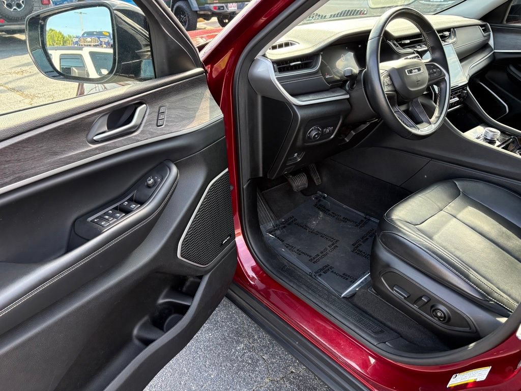 Used 2021 Jeep Grand Cherokee L Limited AWD/4WD image 24