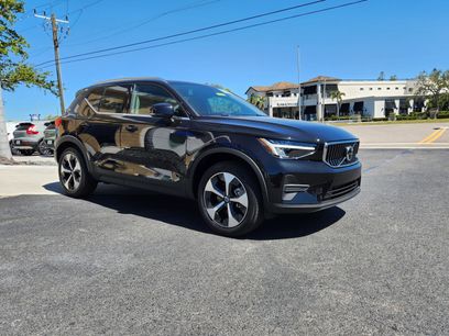 New 2025 Volvo XC40 B5 Core w/ Protection Package