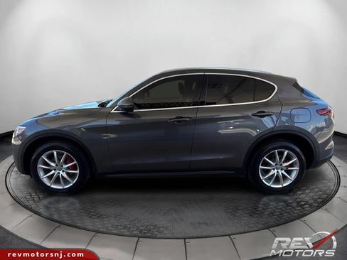 Used 2018 Alfa Romeo Stelvio Ti AWD/4WD image 2