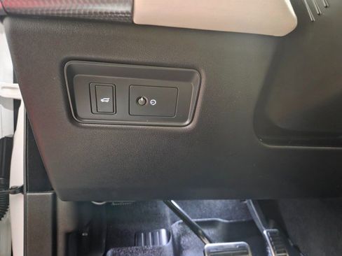 Used 2021 Land Rover Range Rover Sport HSE Dynamic image 38