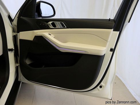 Used 2022 BMW X5 xDrive45e w/ Executive Package image 38