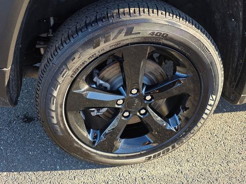 Certified 2025 Jeep Grand Cherokee L Altitude image 6