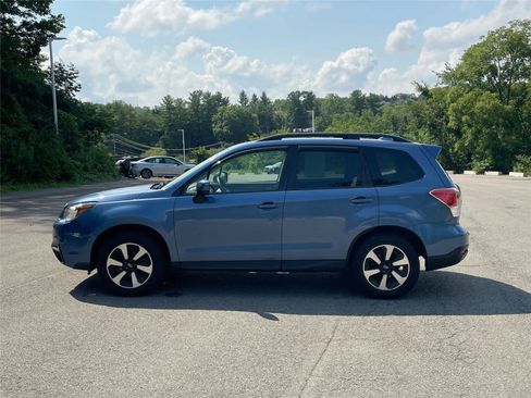 Used 2018 Subaru Forester 2.5i Premium AWD/4WD image 2