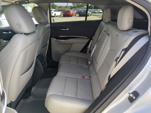 Used 2019 Cadillac XT4 Premium Luxury image 16