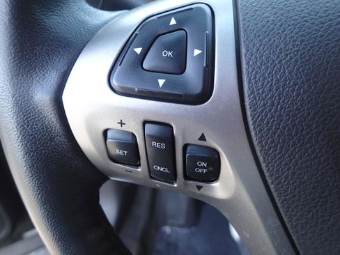 Used 2016 Ford Taurus Limited FWD image 14