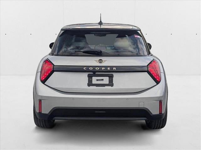Used 2025 MINI Cooper 2-Door Hardtop FWD image 8