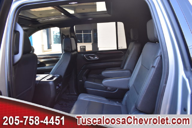 Used 2023 Chevrolet Suburban Z71 w/ Luxury Package AWD/4WD image 27