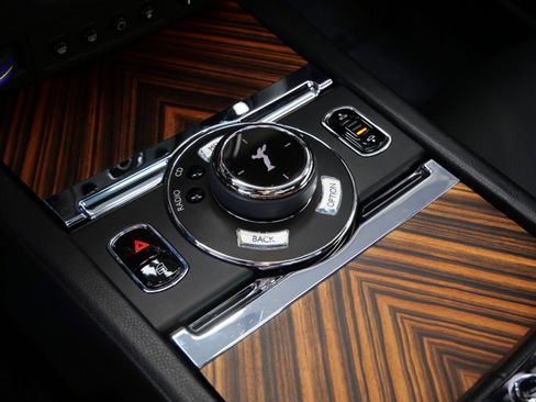 Used 2016 Rolls-Royce Wraith image 31