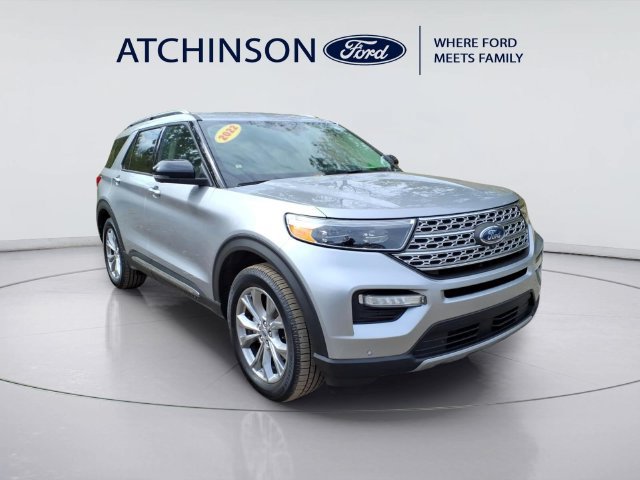 Used 2022 Ford Explorer Limited w/ Equipment Group 301A AWD/4WD image 3
