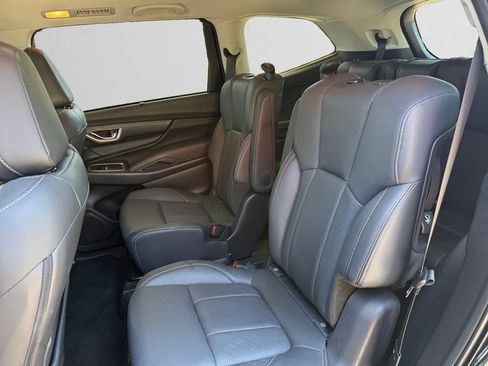 Used 2023 Subaru Ascent Limited AWD/4WD image 13
