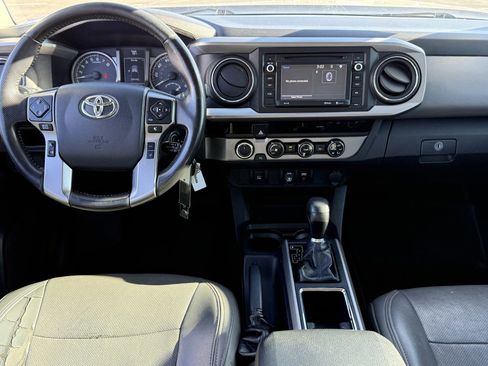 Used 2018 Toyota Tacoma SR5 image 20
