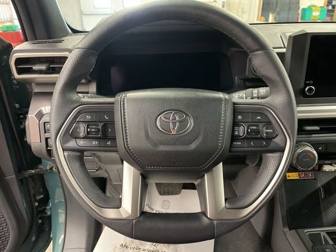 Used 2025 Toyota 4Runner TRD Off-Road AWD/4WD image 18