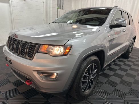 Used 2019 Jeep Grand Cherokee Trailhawk image 4