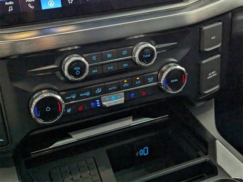 Used 2024 Ford F250 Lariat w/ Chrome Package image 20