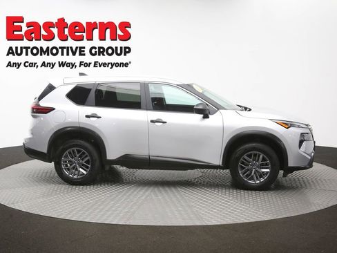 Used 2024 Nissan Rogue S AWD/4WD image 46