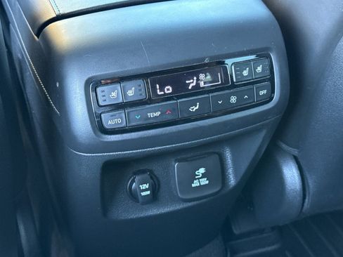 Used 2021 Hyundai Palisade Limited image 13