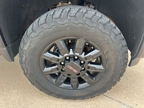 Used 2024 GMC Sierra 2500 AT4 w/ Max Trailering Package AWD/4WD image 9