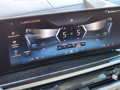 Used 2025 BMW ALPINA XB7 AWD/4WD image 16