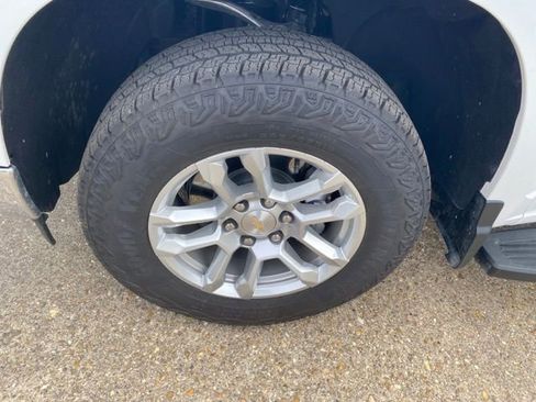 Used 2023 Chevrolet Silverado 1500 LT image 10