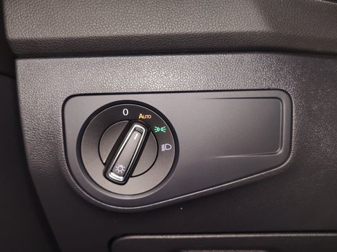 Certified 2022 Volkswagen Tiguan SE image 27