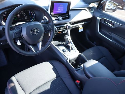 New 2025 Toyota RAV4 SE image 9