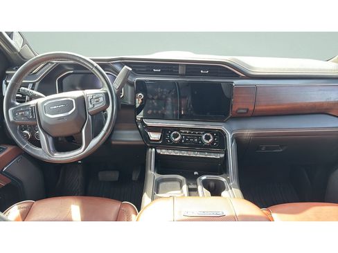 Used 2024 GMC Sierra 3500 Denali Ultimate AWD/4WD image 10