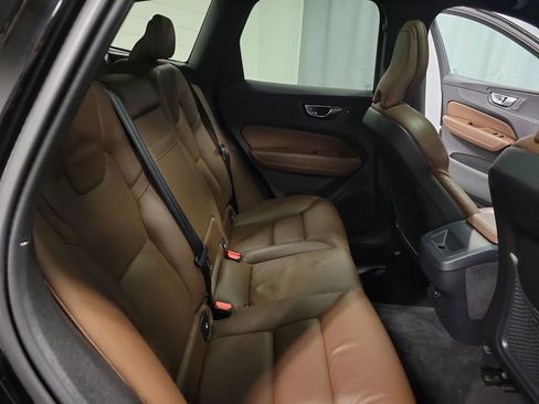 Used 2021 Volvo XC60 T5 Momentum image 20