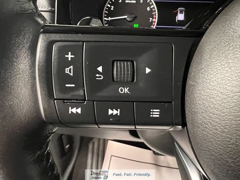 Used 2023 Nissan Pathfinder SL AWD/4WD image 47