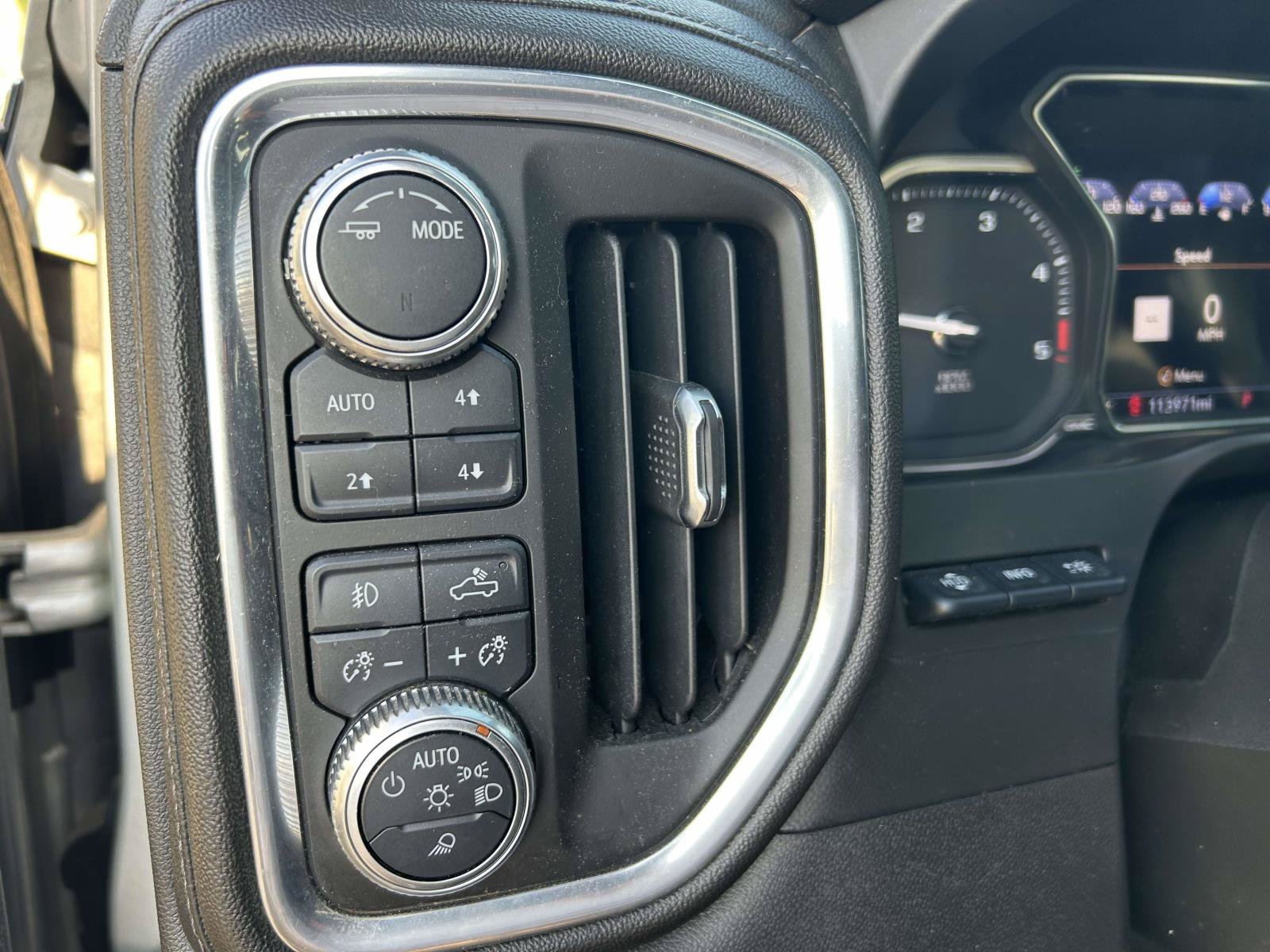 Used 2020 GMC Sierra 2500 Denali w/ Denali Ultimate Package AWD/4WD image 22