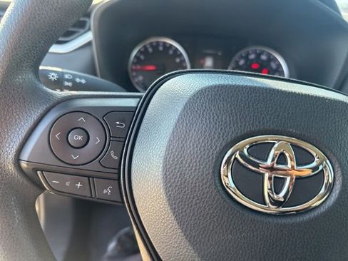 Used 2022 Toyota RAV4 LE image 13