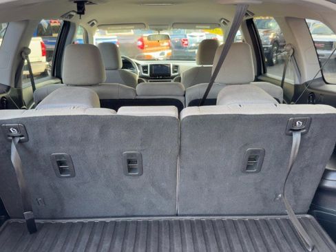 Used 2017 Honda Pilot EX image 11
