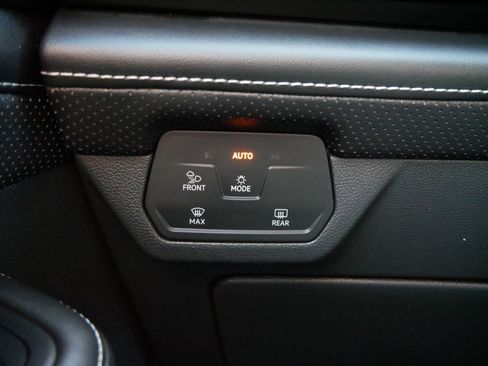 Certified 2024 Volkswagen Atlas Cross Sport SEL image 27