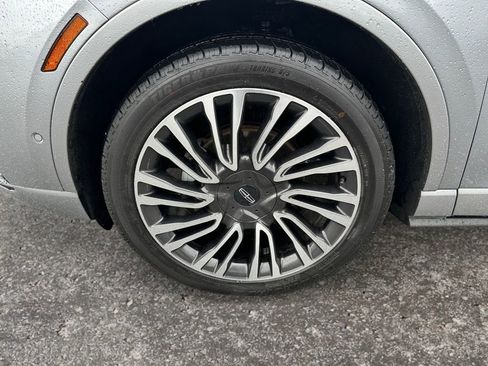 Used 2021 Lincoln Corsair Reserve w/ Equipment Group 201A image 8