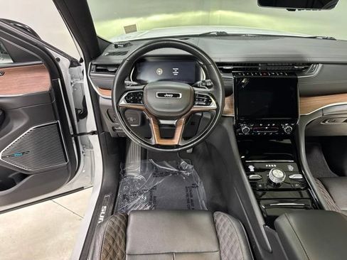 Used 2024 Jeep Grand Cherokee Summit w/ Adv Protech Group IV AWD/4WD image 23