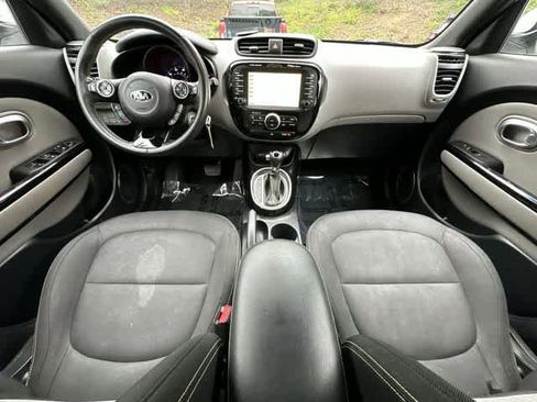Used 2016 Kia Soul + w/ Audio Package FWD image 19