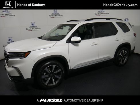 New 2026 Honda Pilot Touring image 1
