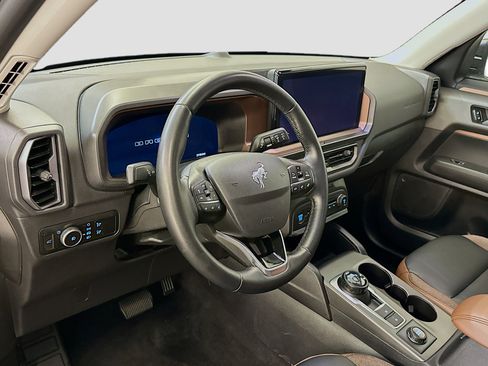 Used 2025 Ford Bronco Sport Outer Banks AWD/4WD image 18