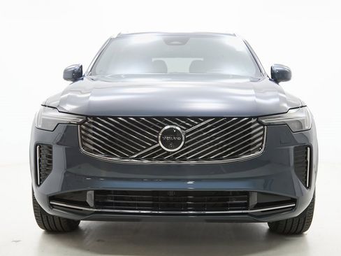 Certified 2025 Volvo XC90 B6 Ultra image 5